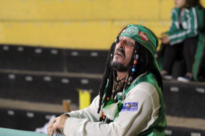Mais de 10 mil torcedores apoiam o Criciúma contra a Chapecoense — foto 12
