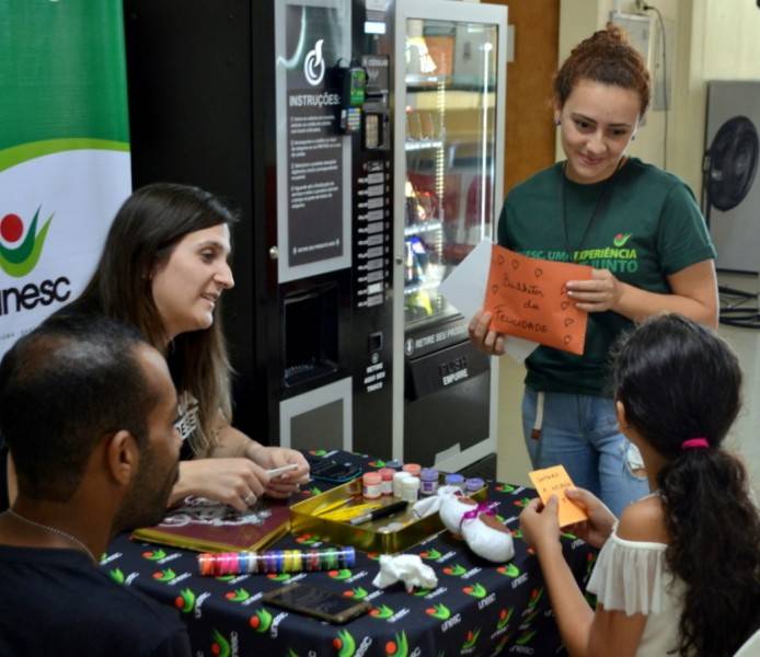 Ação leva informações sobre saúde para pacientes das Clínicas Integradas da Unesc — foto 1