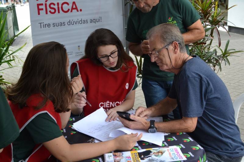 Imposto de Renda na Praça leva informação e solidariedade ao centro de Criciúma — foto 4