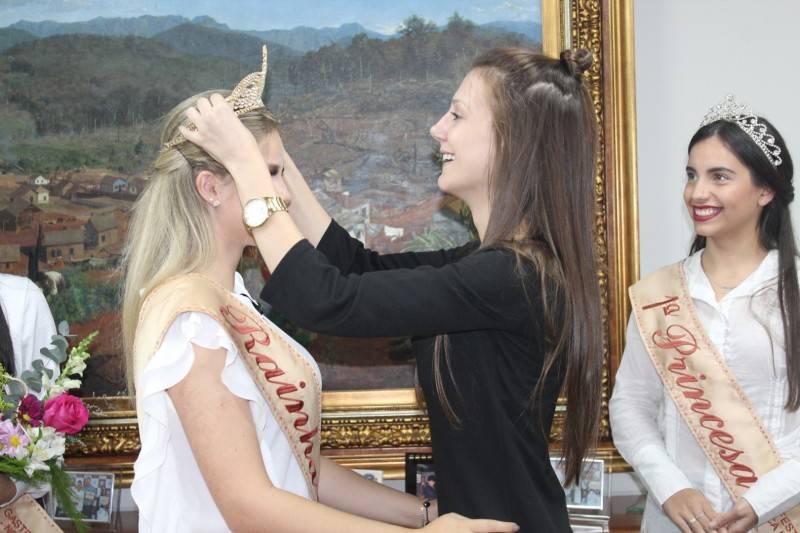 Nova rainha da 15ª Festa da Gastronomia Típica Italiana é empossada em Nova Veneza — foto 2