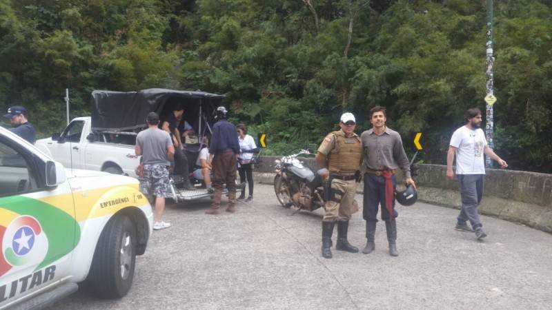 Thiago Lacerda e Miguel Coelho gravam cenas de filme na Serra do Rio do Rastro — foto 2