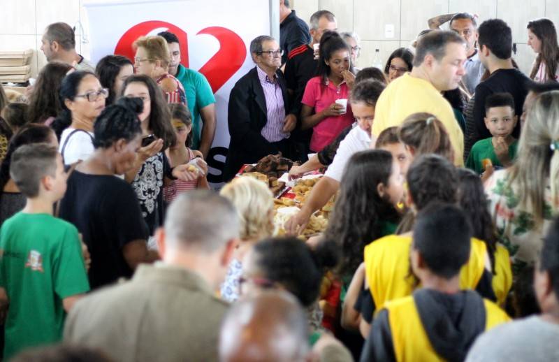 Inauguração de ruas e Caminhão Amigo contemplam três bairros criciumenses — foto 1