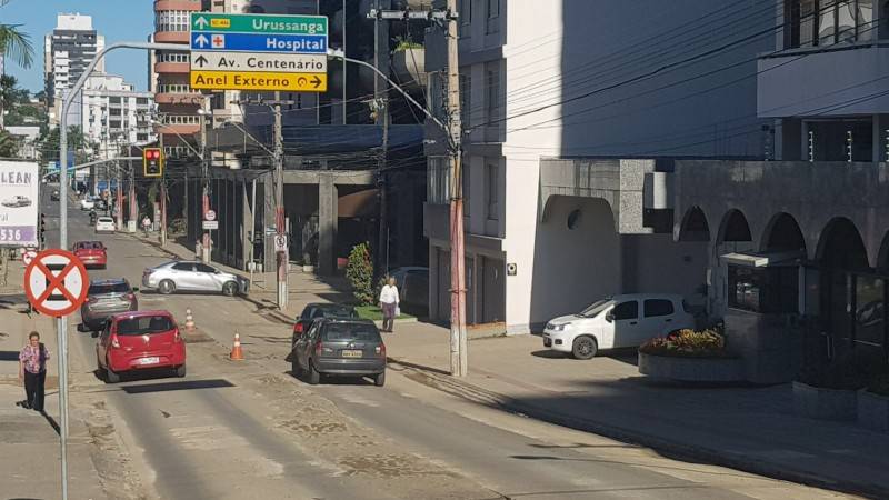 Prefeitura solicita paralisação dos serviços da Casan no Centro de Criciúma — foto 6