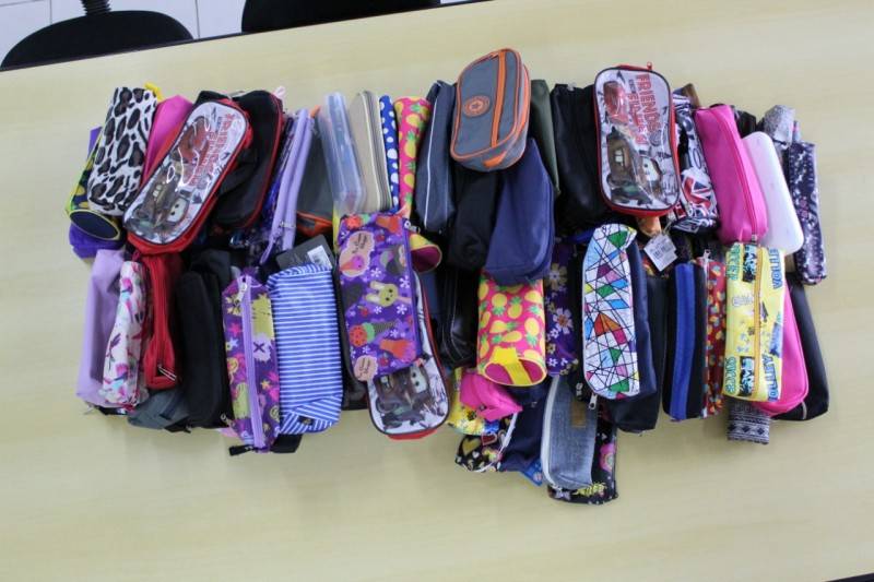 Alunos da Esucri realizam ação social durante trote solidário — foto 1