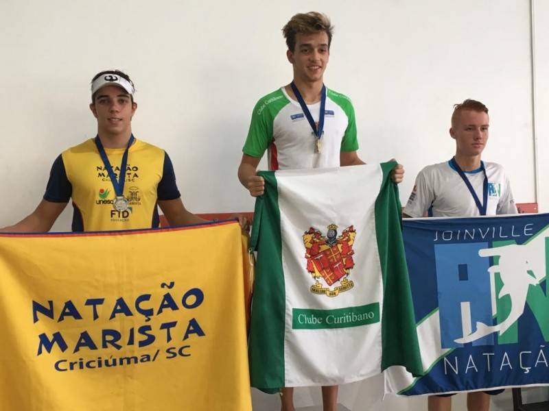 Criciumenses conquistam medalhas no Sul-Brasileiro de Natação — foto 4