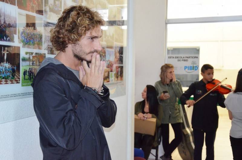 Vice-campeão do BBB Alan Possamai visita Bairro da Juventude — foto 2