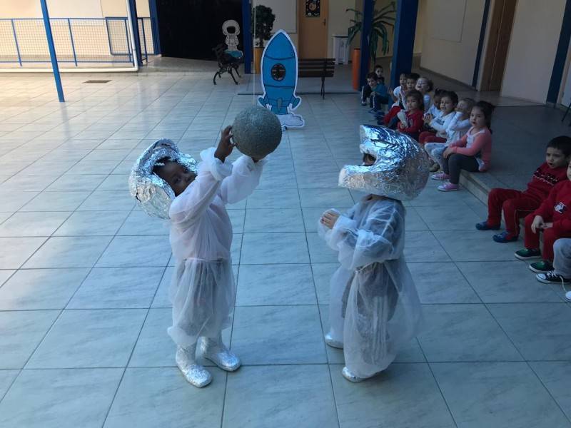 Crianças do CEI Afasc Maria de Assis Góes conhecem história da chegada do homem à lua — foto 3