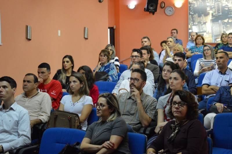 Leandro Puchalski apresenta tendências do clima para o outono/inverno na CDL de Criciúma — foto 2