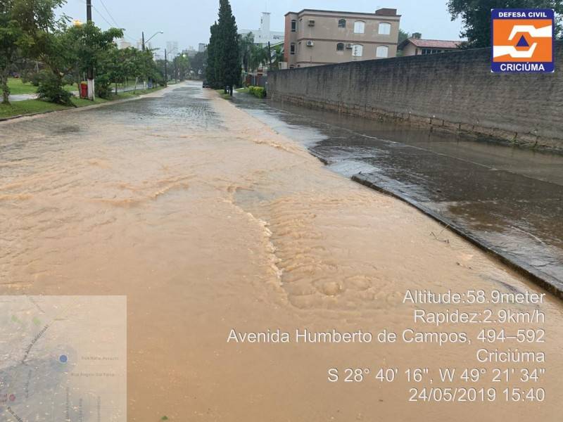 Sistema de drenagem rompe e causa alagamento no bairro Pio Corrêa — foto 1