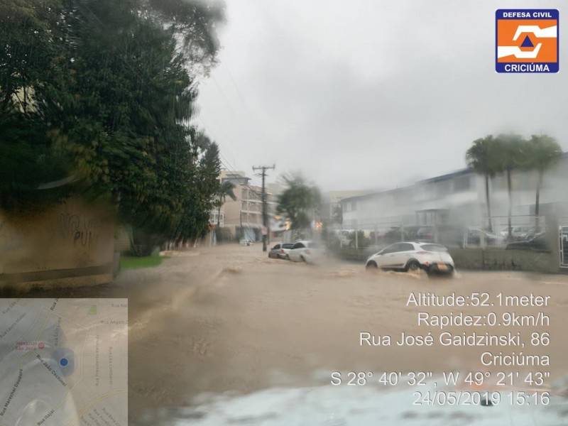 Sistema de drenagem rompe e causa alagamento no bairro Pio Corrêa — foto 2