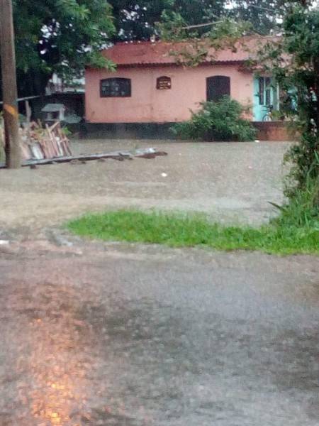 Defesa Civil pede aos que puderem que permaneçam em casa — foto 2