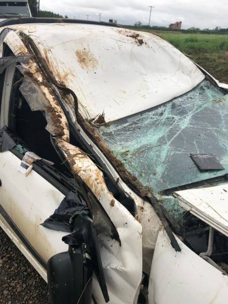 Homem morre em capotamento na rodovia Jacob Westrup — foto 2