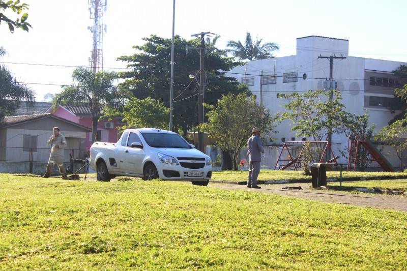 Mato cortado, agora falta o reparo nos equipamentos — foto 1