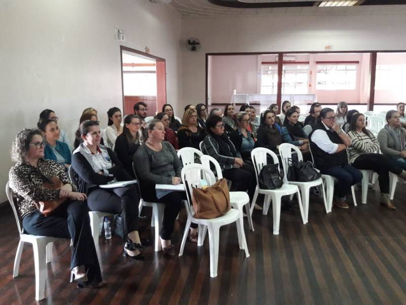 Professores da rede municipal de ensino participam de capacitação — foto 1