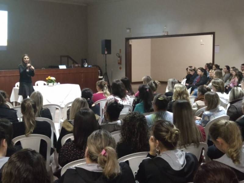 Professores da rede municipal de ensino participam de capacitação — foto 2