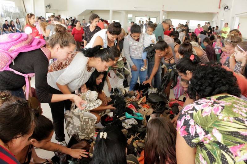Famílias em vulnerabilidade social recebem agasalhos em Forquilhinha — foto 7