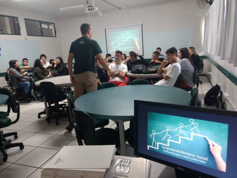 Empreendedorismo social e novas tecnologias são base para projeto do Colégio Unesc — foto 1