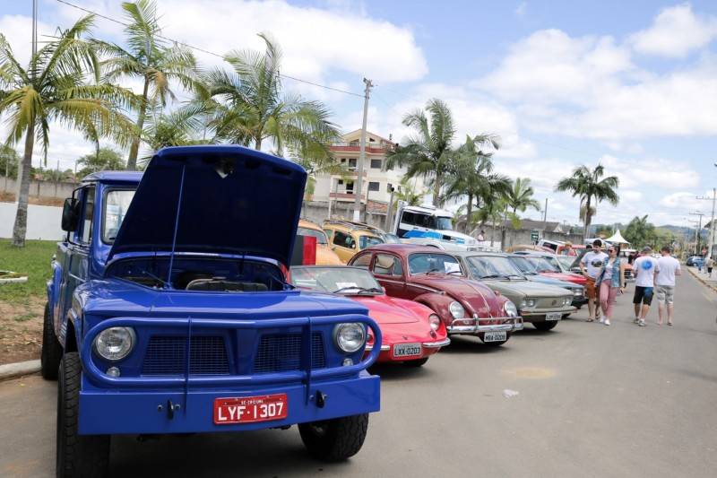 Cocal do Sul realiza 8º Encontro de Carros Antigos — foto 2