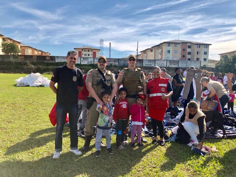 Mais de 5 mil peças de agasalhos entregues pela equipe Multi-Institucional — foto 22