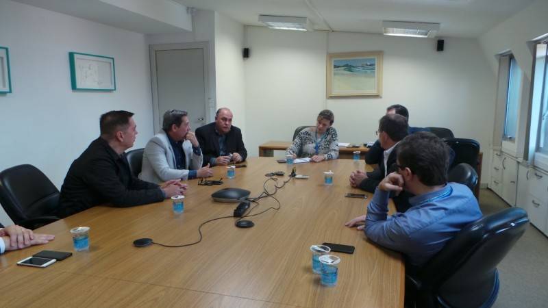 Vereadores participam de reunião com a presidente da Casan — foto 1