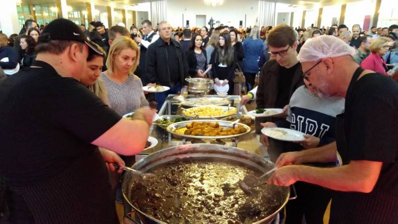 Feijoada Mágica reúne mais de 800 pessoas em prol da Nossa Casa — foto 2