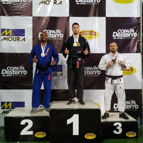 Lutador tubaronense de jiu-jitsu é campeão da Copa Desterro — foto 1