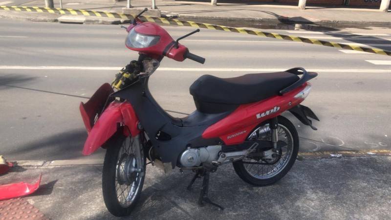 Acidente envolvendo carro e moto deixa duas pessoas feridas em Criciúma — foto 2