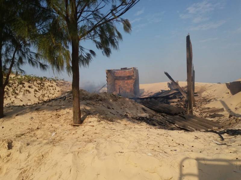 Residência é atingida por incêndio na Zona Sul do Balneário Rincão — foto 1
