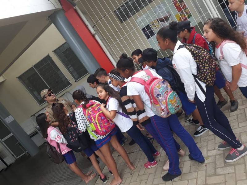 Escola de Criciúma recebe programa Estudante Cidadão, desenvolvido pela PM — foto 1