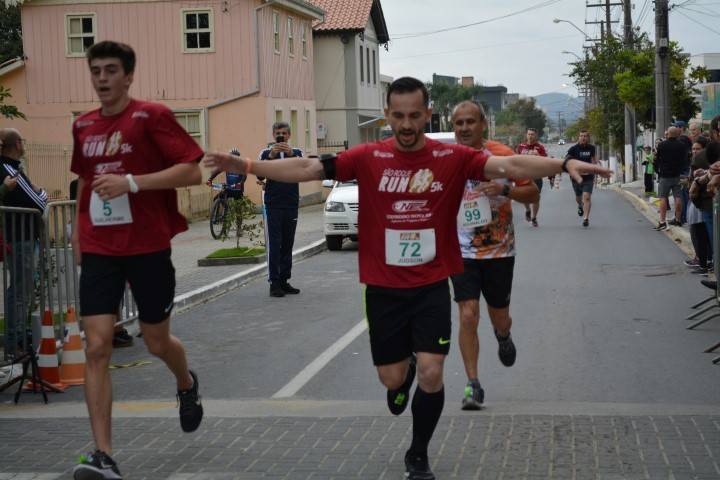 São Roque Run reúne mais de 300 atletas em Morro da Fumaça — foto 1