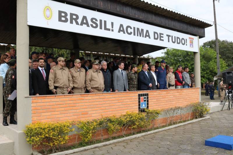 28º GAC realiza formatura em homenagem ao Dia do Soldado — foto 2