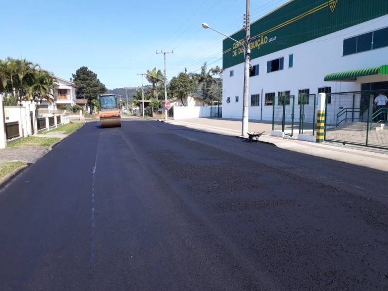 Jacinto Machado conclui mais duas ruas com pavimentação da usina de asfalto do consórcio — foto 3