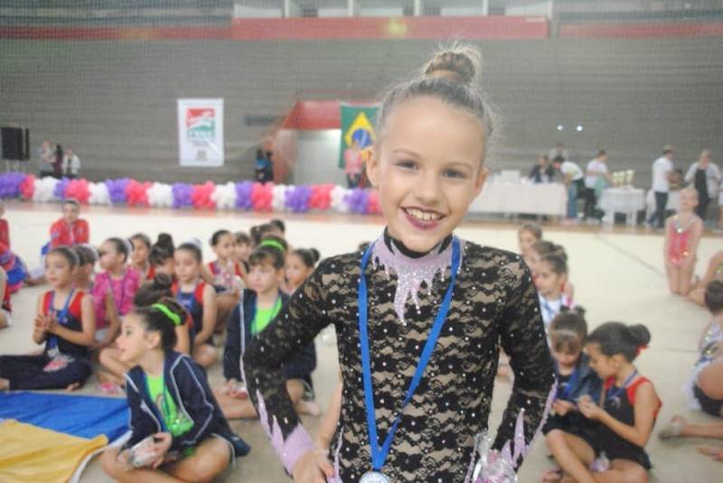 Ginastas de Criciúma participam de competição em Joinville — foto 1