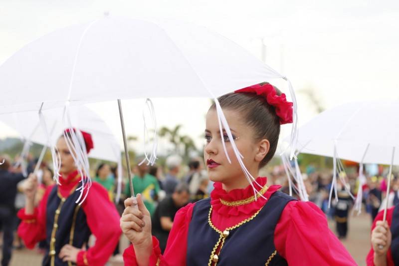 Mesmo com chuva, desfile cívico-militar do Rio Maina traz homenagens ao Dia da Independência — foto 1