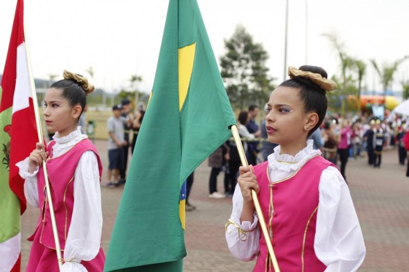 Mesmo com chuva, desfile cívico-militar do Rio Maina traz homenagens ao Dia da Independência — foto 13