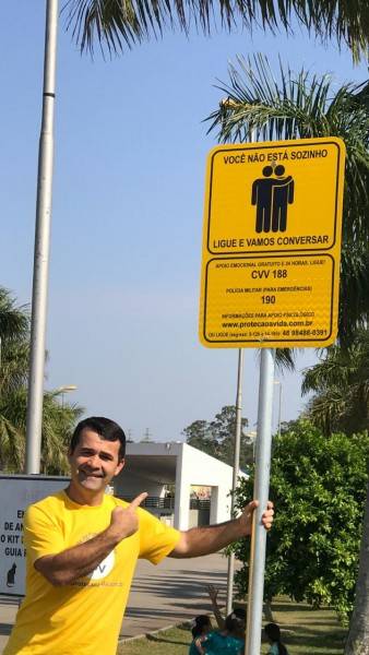 Setembro Amarelo: parques de Criciúma recebem placas visando a prevenção do suicídio — foto 1