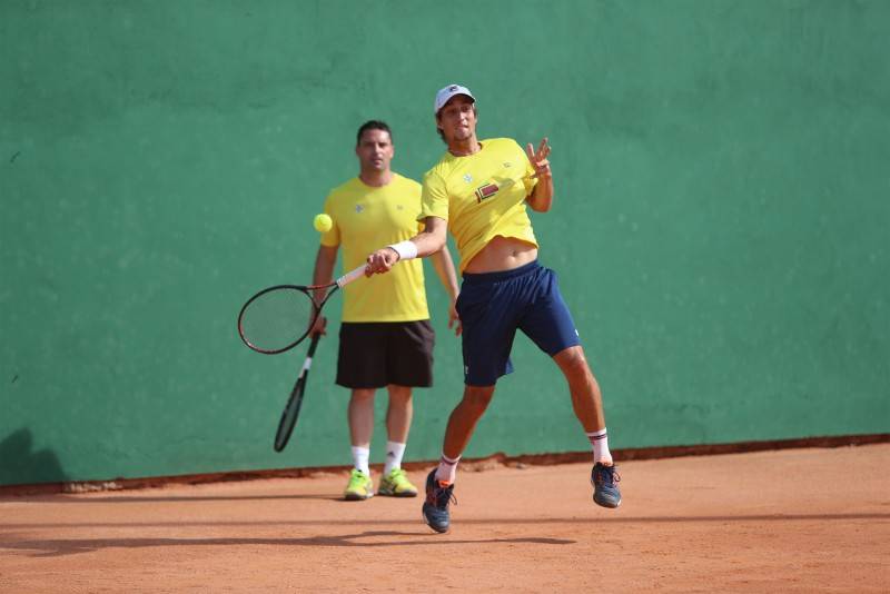 Jovens atletas treinam com o Time Brasil na semana de preparação para a Copa Davis — foto 1