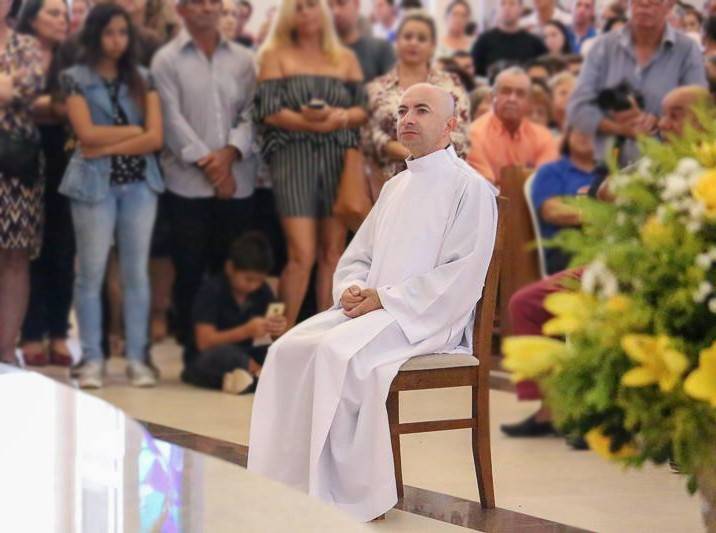 Diácono Richardson será ordenado padre no sábado — foto 1