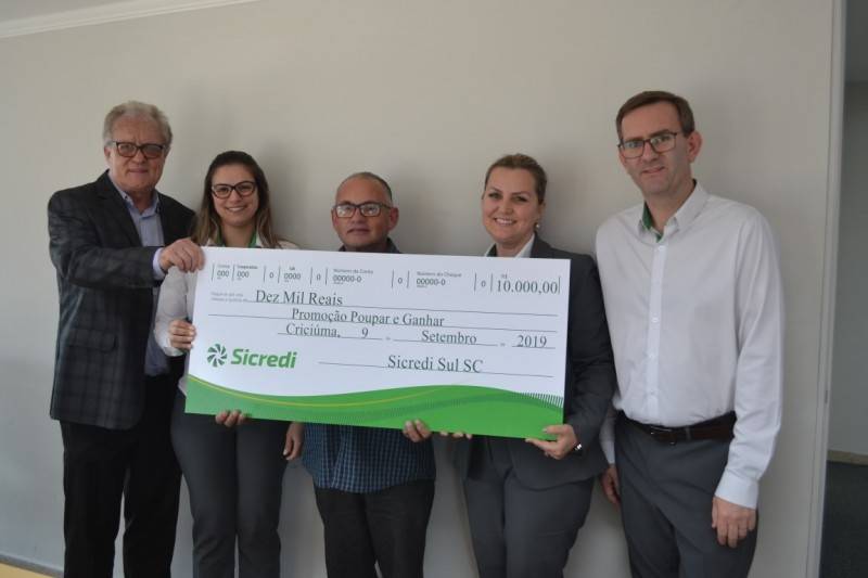 Sicredi entrega prêmios aos ganhadores da Promoção Poupar e Ganhar — foto 1