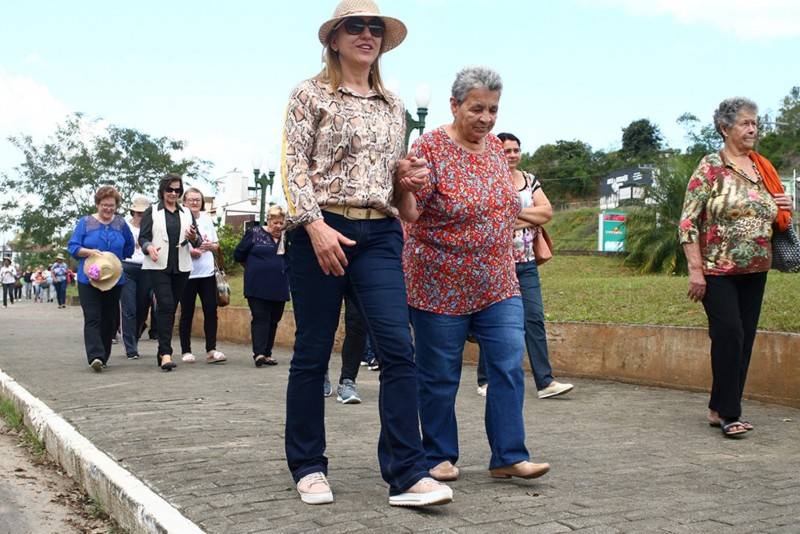 Grupo de Idosos de Lauro Müller celebra chegada da primavera — foto 5