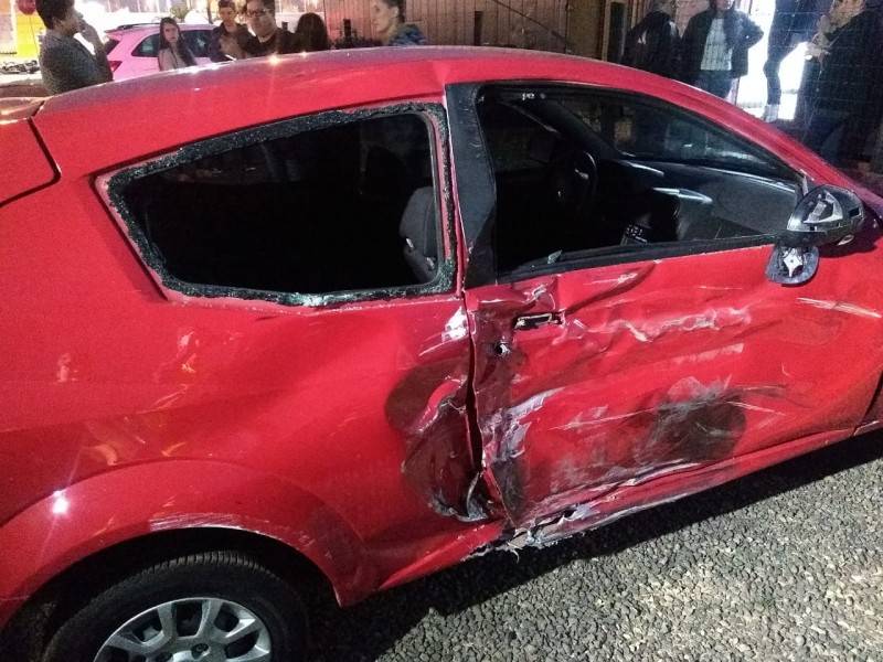Colisão entre carro e motocicleta deixa dois feridos na Próspera — foto 1