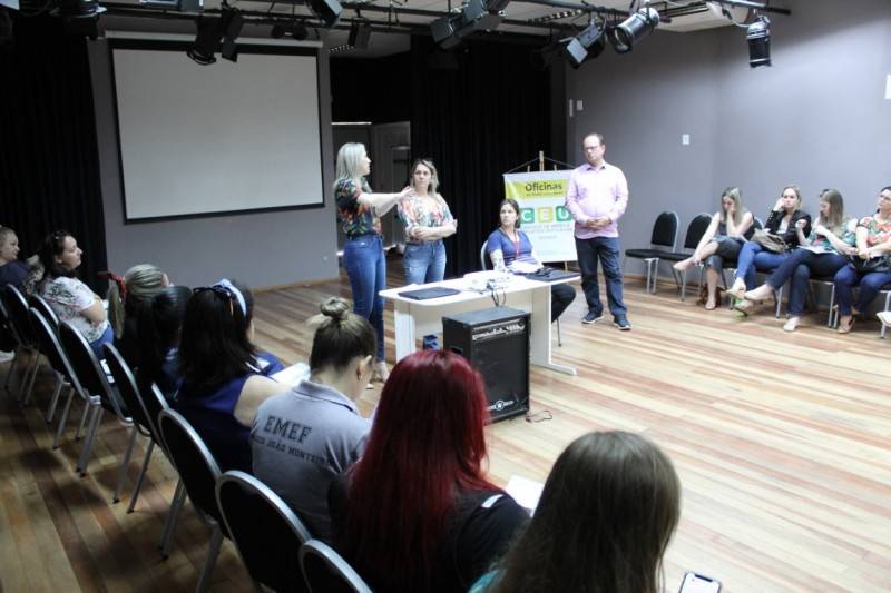 Diretores da rede municipal de Içara recebem orientações sobre a meningite — foto 1