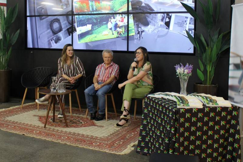 EdiUnesc relança livro Acolhida na Colônia — foto 1