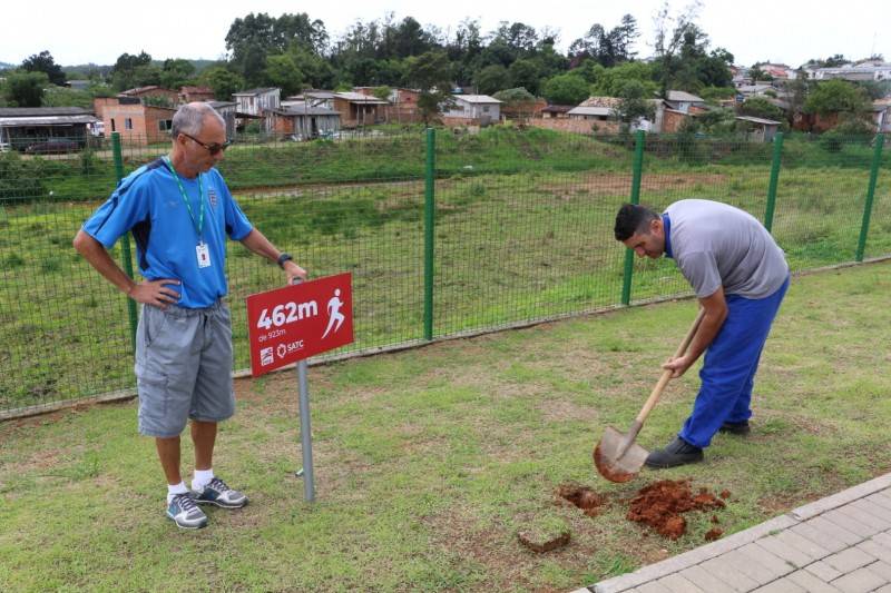 FME e Satc instalam placas para corredores e ciclistas no Parque dos Imigrantes — foto 1