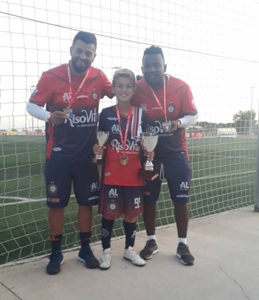 Criciumenses da AL Football/Próspera conquistam terceiro lugar em competição na Espanha — foto 1