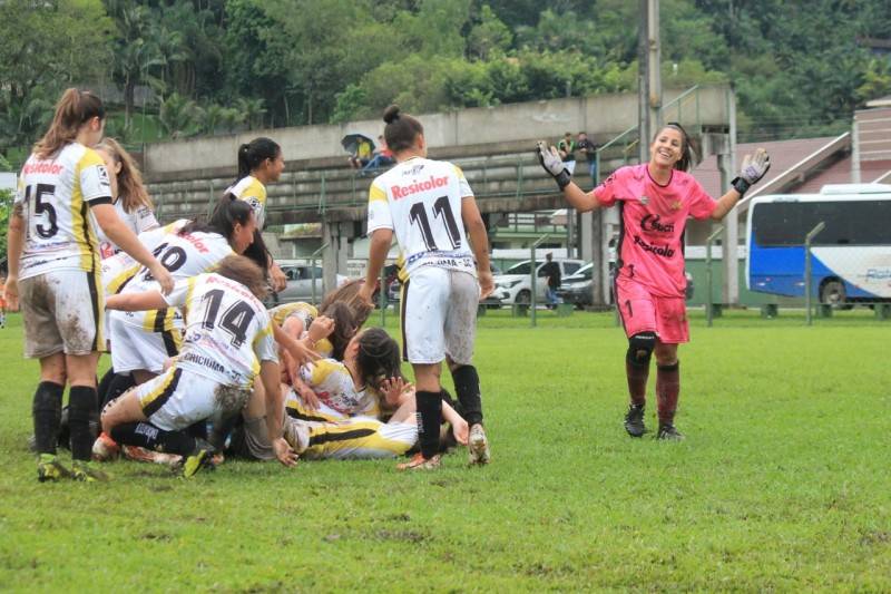 Jasc: Criciúma está na final do futebol feminino — foto 2