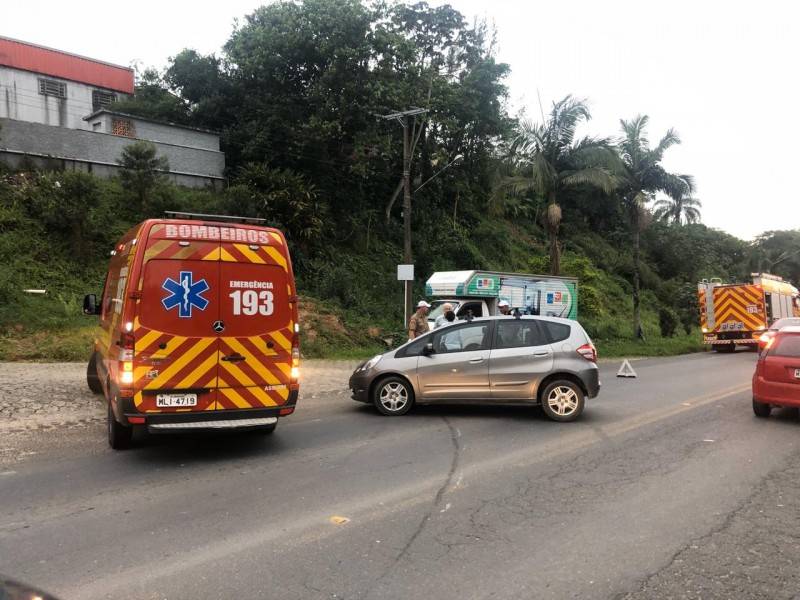 Colisão entre dois veículos é registrada na SC-108 em Cocal do Sul — foto 2