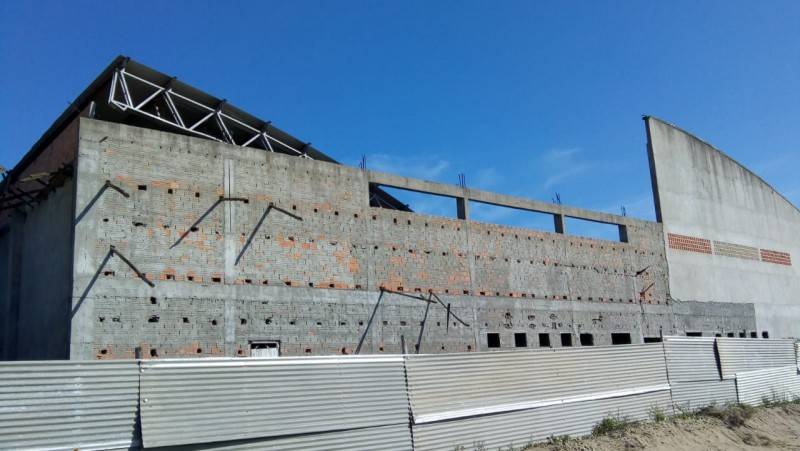 Prefeitura vai responsabilizar culpados pela obra inacabada do ginásio de esportes — foto 3