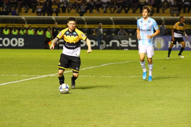 Criciúma encerra jejum, vence o Londrina por 2 a 0 e segue vivo para fugir do rebaixamento — foto 9