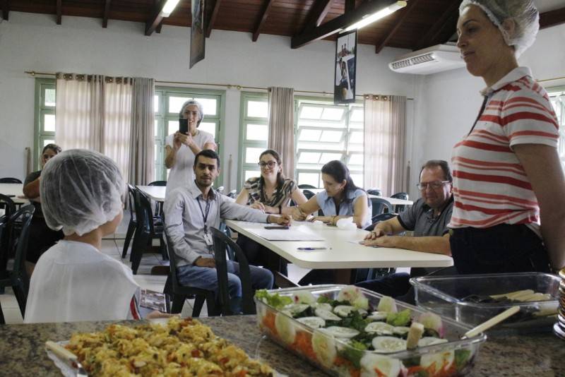Horta Escolar reforça a alimentação saudável dos alunos em Forquilhinha — foto 1